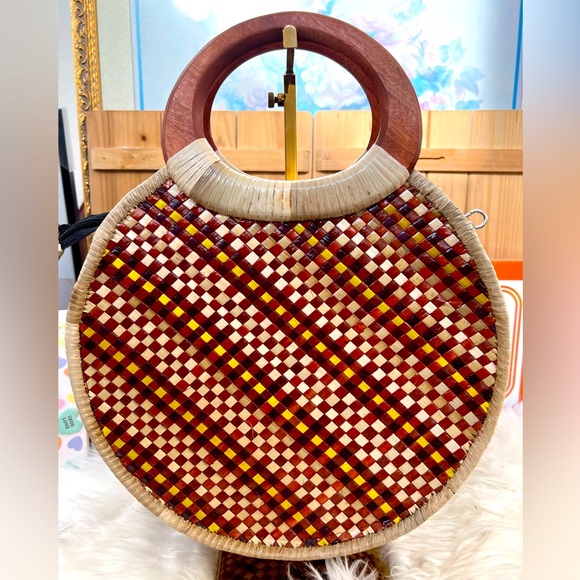 Handmade Rattan Crossbody Bag - Picture 3 of 9